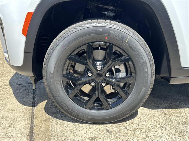 2026 Jeep Grand Cherokee L GRAND CHEROKEE L LAREDO ALTITUDE 4X2
