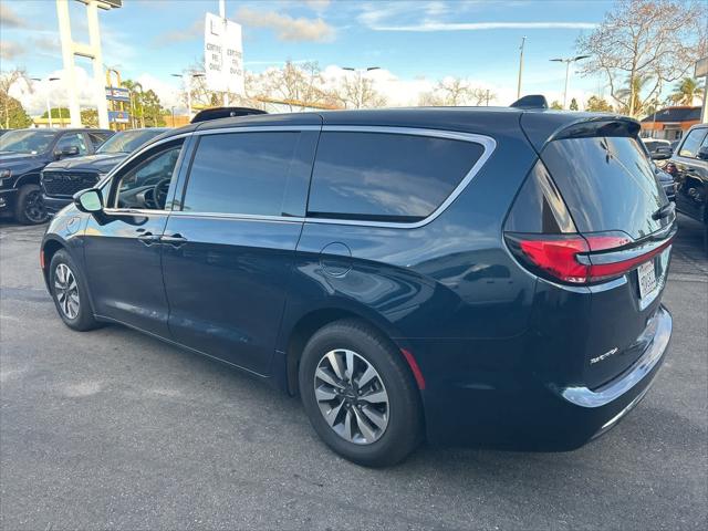 2022 Chrysler Pacifica Hybrid Touring L