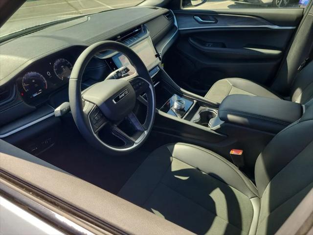 2026 Jeep Grand Cherokee Altitude 4x2