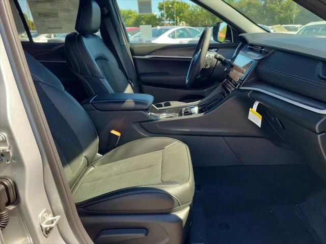2026 Jeep Grand Cherokee Altitude 4x2