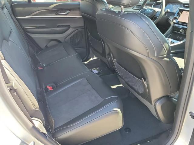2026 Jeep Grand Cherokee Altitude 4x2