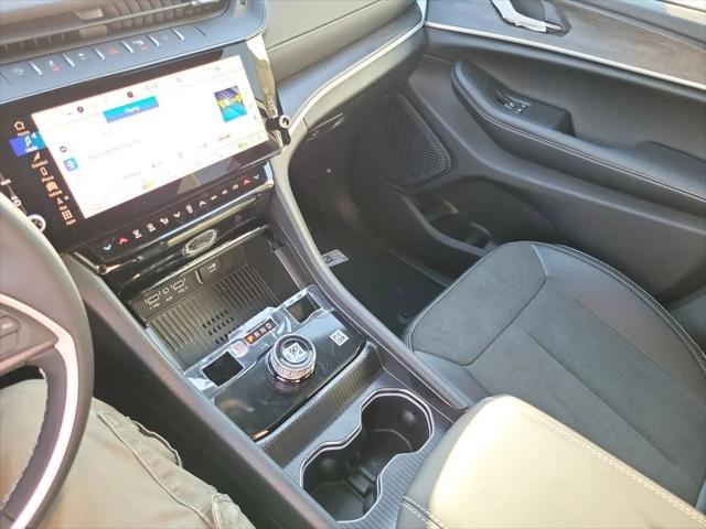 2026 Jeep Grand Cherokee Altitude 4x2