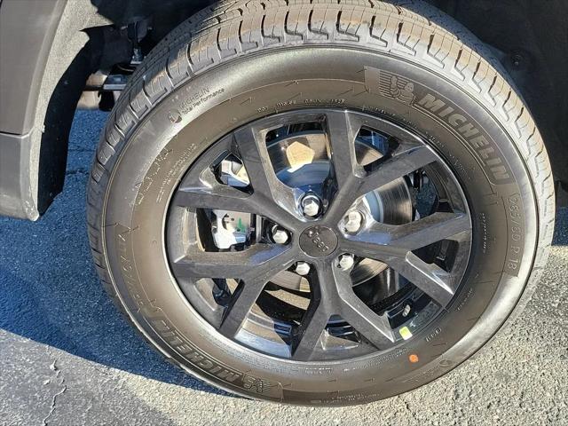 2026 Jeep Grand Cherokee Altitude 4x2