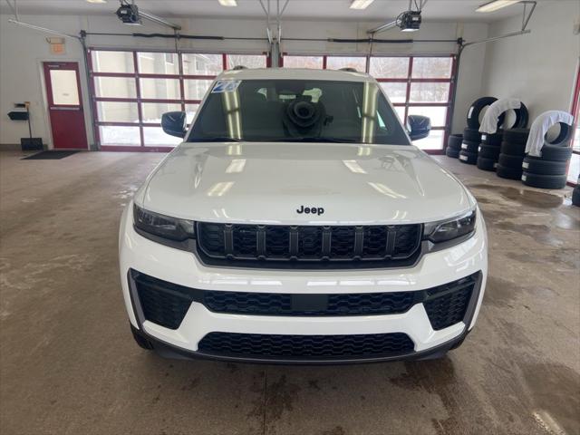 2026 Jeep Grand Cherokee GRAND CHEROKEE L LAREDO ALTITUDE 4X4