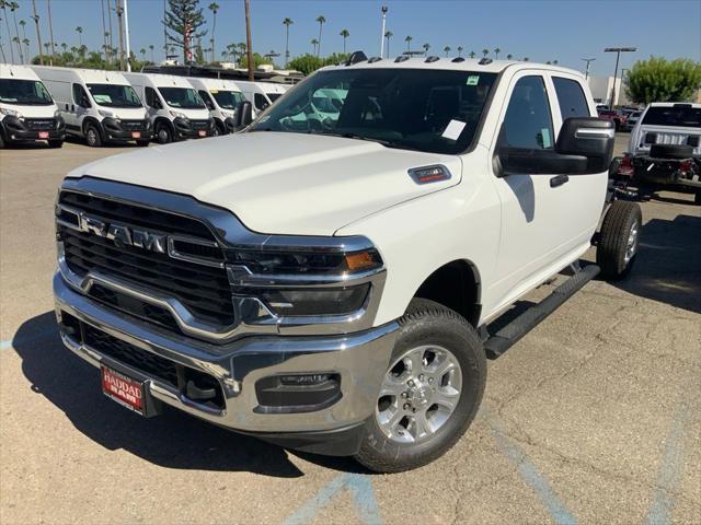 2026 RAM 3500 Chassis RAM 3500 TRADESMAN CREW CAB CHASSIS 4X4 60 CA