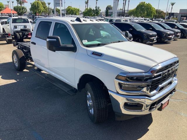 2026 RAM 3500 Chassis RAM 3500 TRADESMAN CREW CAB CHASSIS 4X4 60 CA