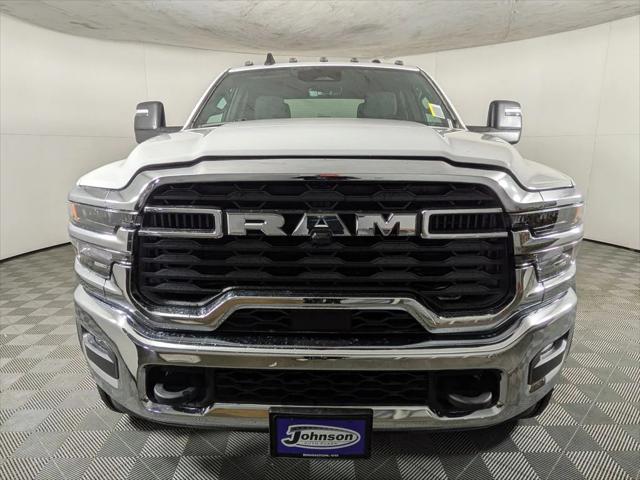 2026 RAM Ram 5500 Chassis Cab RAM 5500 TRADESMAN CHASSIS CREW CAB 4X4 84 CA