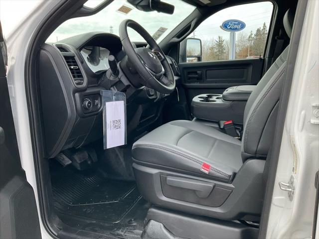 2026 RAM Ram 3500 Chassis Cab RAM 3500 TRADESMAN CREW CAB CHASSIS 4X4 60 CA