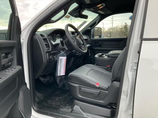 2026 RAM Ram 3500 Chassis Cab RAM 3500 TRADESMAN CREW CAB CHASSIS 4X4 60 CA