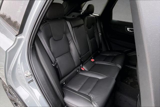 2026 Volvo XC60 B5 Ultra Black Edition