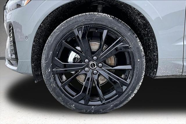 2026 Volvo XC60 B5 Ultra Black Edition