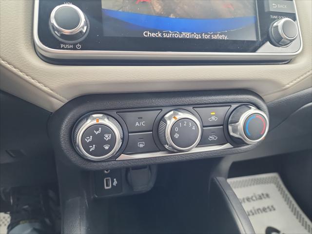 2021 Nissan Versa SV Xtronic CVT