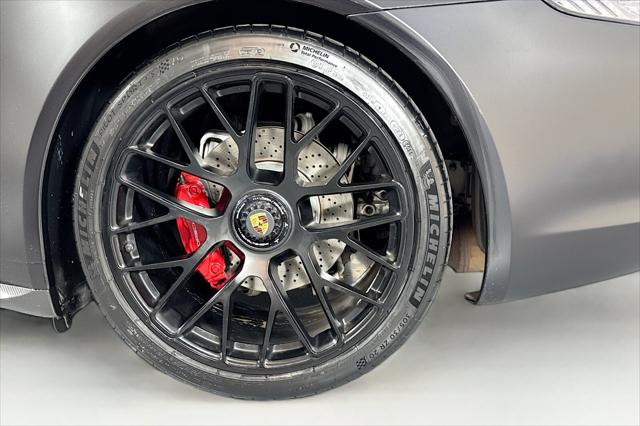 2016 Porsche 911 Carrera 4 GTS