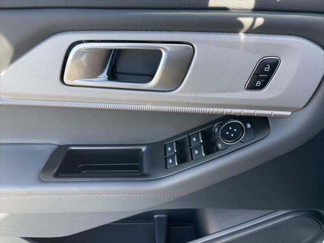2026 Ford Explorer Active (200A)