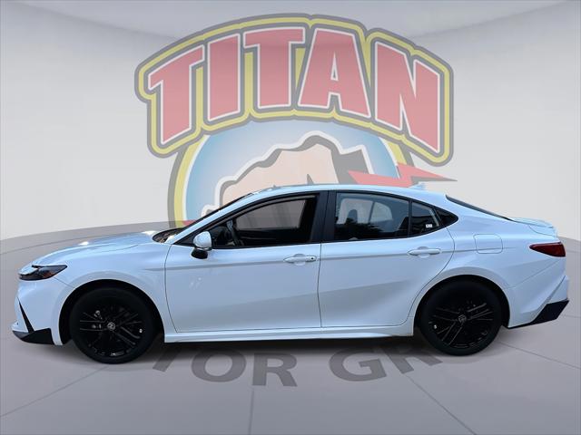 2025 Toyota Camry SE [1]