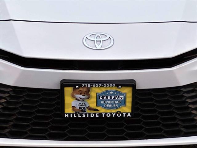 2025 Toyota Camry SE [8]