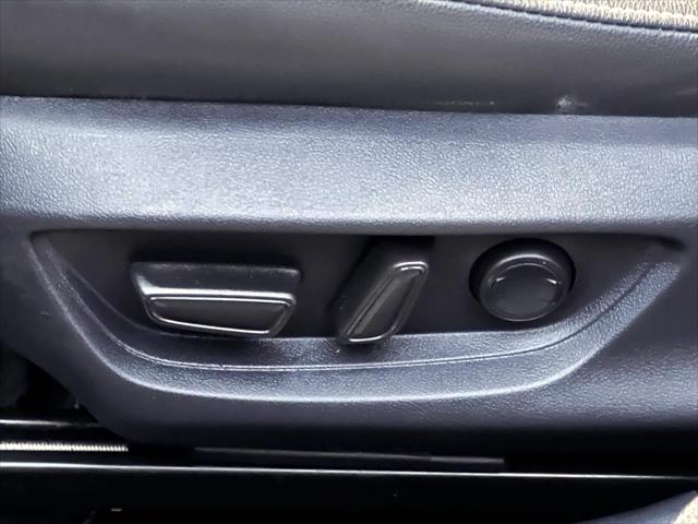 2025 Toyota Camry SE [14]