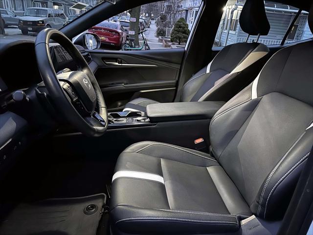 2025 Toyota Camry SE [15]