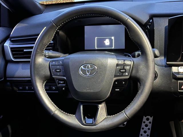 2025 Toyota Camry SE [18]