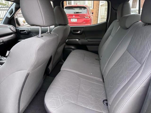 2016 Toyota Tacoma TRD Sport [16]