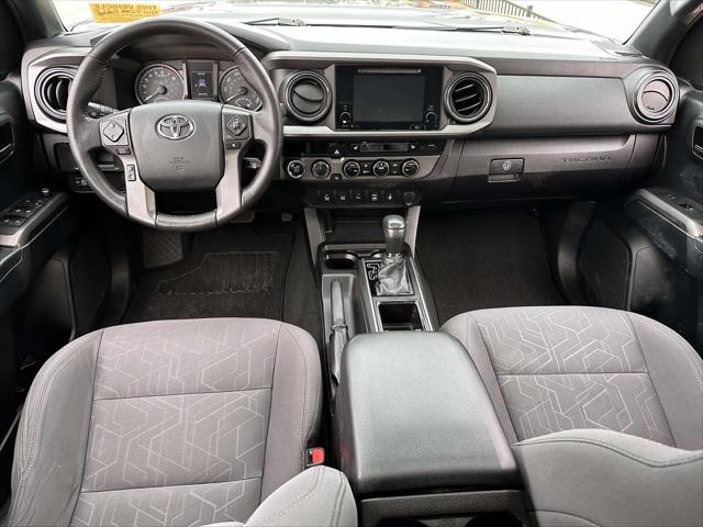 2016 Toyota Tacoma TRD Sport [17]