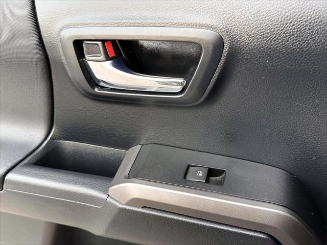 2016 Toyota Tacoma TRD Sport [21]