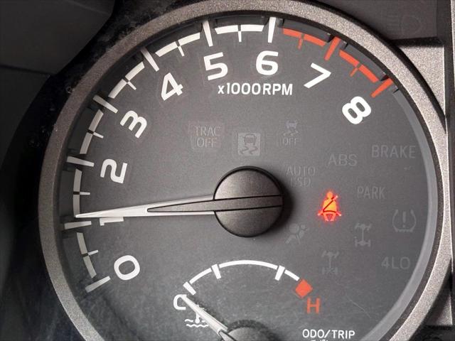 2016 Toyota Tacoma TRD Sport [26]