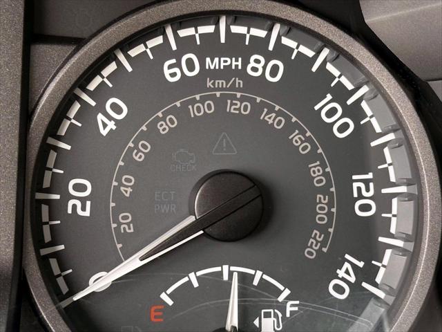 2016 Toyota Tacoma TRD Sport [27]