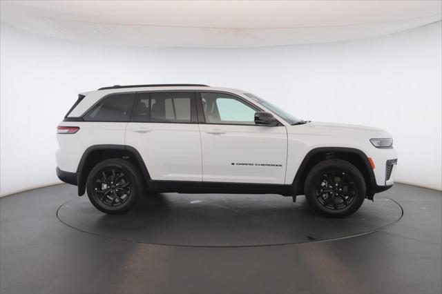 2026 Jeep Grand Cherokee Altitude 4x4