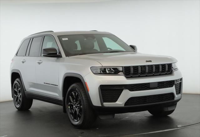 2026 Jeep Grand Cherokee Altitude 4x4 for sale in Amityville, NY