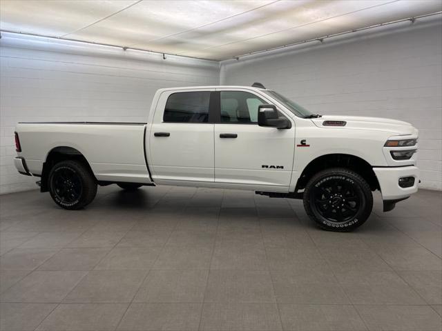 2026 RAM Ram 3500 RAM 3500 BIG HORN CREW CAB 4X4 8 BOX