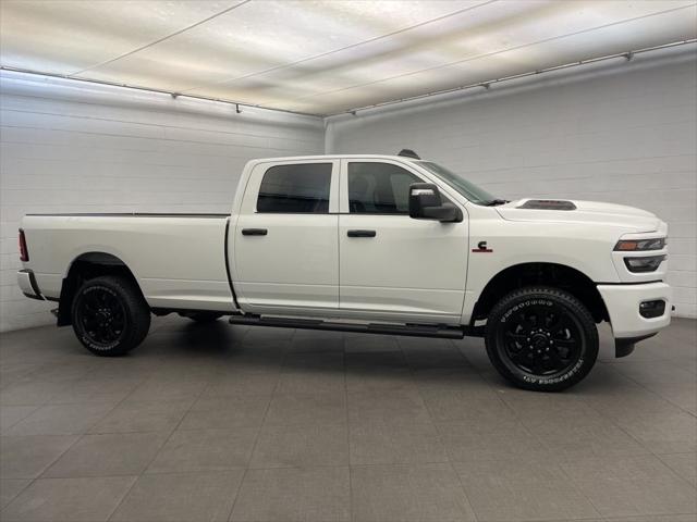 2026 RAM Ram 2500 RAM 2500 BLACK EXPRESS CREW CAB 4X4 8 BOX