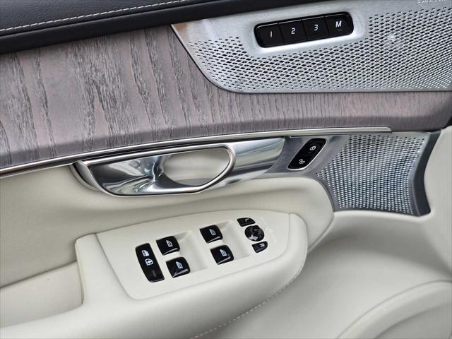 2026 Volvo XC90 Plug-In Hybrid Ultra, T8 AWD, Electric/Gasoline, Bright, 6 Seats