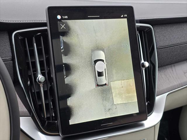 2026 Volvo XC90 Plug-In Hybrid Ultra, T8 AWD, Electric/Gasoline, Bright, 6 Seats