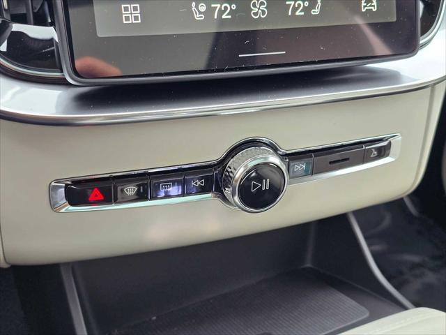 2026 Volvo XC90 Plug-In Hybrid Ultra, T8 AWD, Electric/Gasoline, Bright, 6 Seats