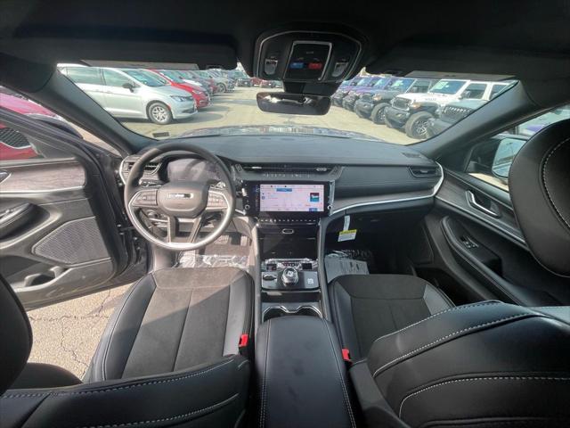 2026 Jeep Grand Cherokee GRAND CHEROKEE LAREDO ALTITUDE 4X4 2026 Jeep Grand Cherokee GRAND CHEROKEE LAREDO ALTITUDE 4X4