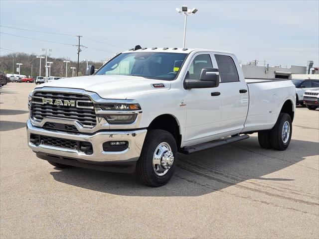 2026 RAM Ram 3500 RAM 3500 TRADESMAN CREW CAB 4X4 8 BOX