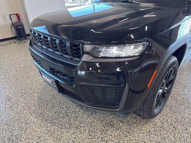 2026 Jeep Grand Cherokee Altitude 4x4