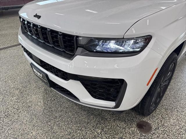 2026 Jeep Grand Cherokee Limited Reserve