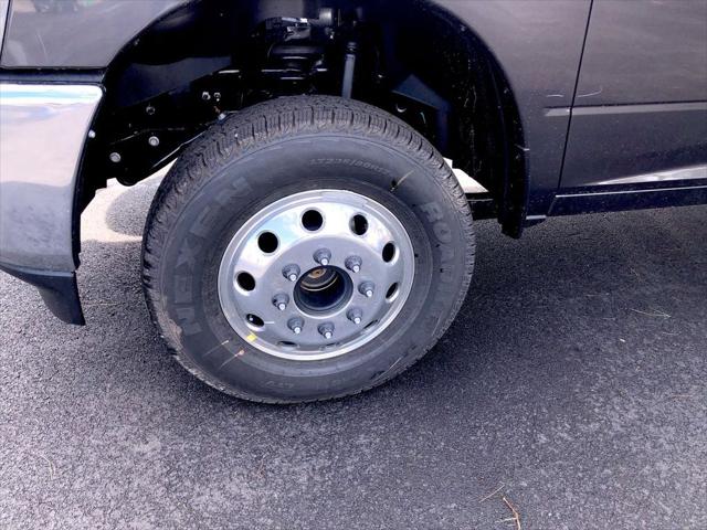 2026 RAM Ram 3500 RAM 3500 TRADESMAN CREW CAB 4X4 8 BOX
