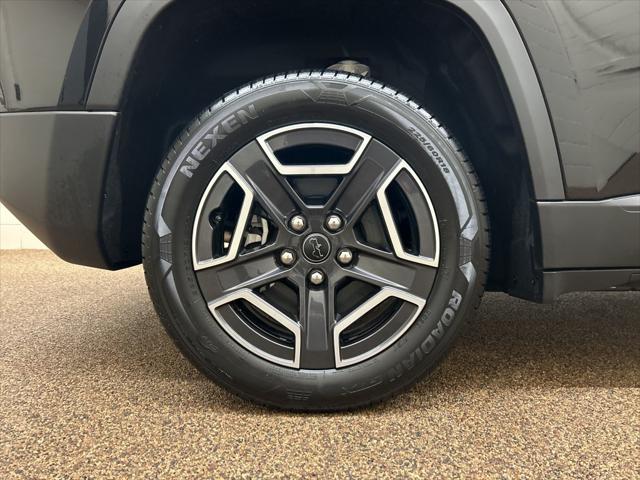 2026 Jeep Cherokee Laredo 4x4
