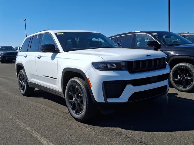 2026 Jeep Grand Cherokee GRAND CHEROKEE LAREDO ALTITUDE 4X4