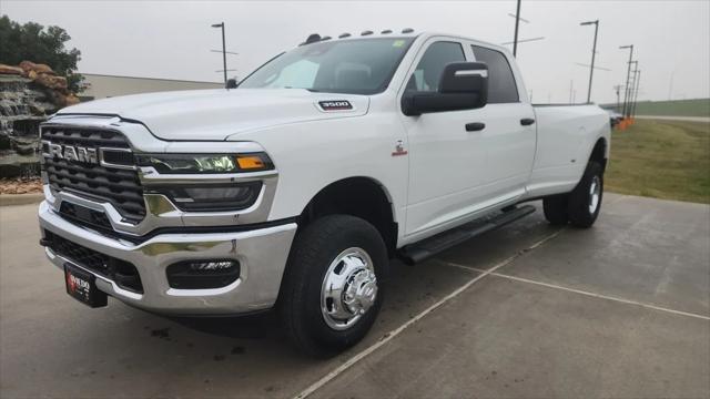 2026 RAM Ram 3500 RAM 3500 TRADESMAN CREW CAB 4X4 8 BOX
