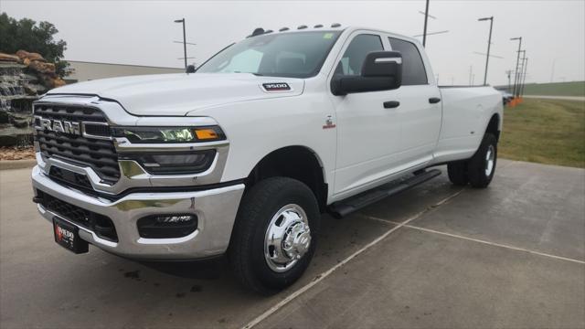 2026 RAM Ram 3500 RAM 3500 TRADESMAN CREW CAB 4X4 8 BOX