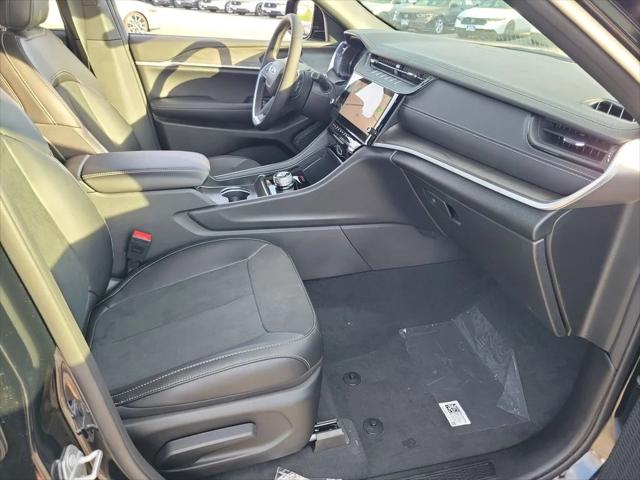 2026 Jeep Grand Cherokee Altitude 4x2