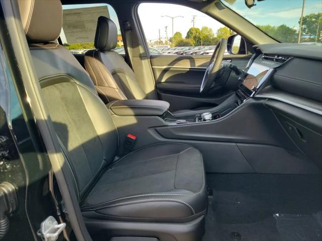 2026 Jeep Grand Cherokee Altitude 4x2