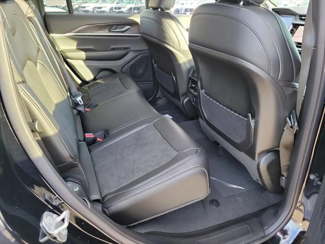 2026 Jeep Grand Cherokee Altitude 4x2