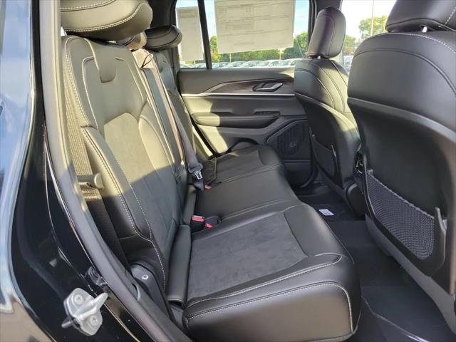 2026 Jeep Grand Cherokee Altitude 4x2