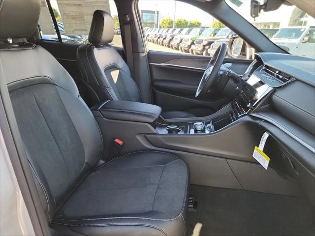 2026 Jeep Grand Cherokee Altitude 4x2