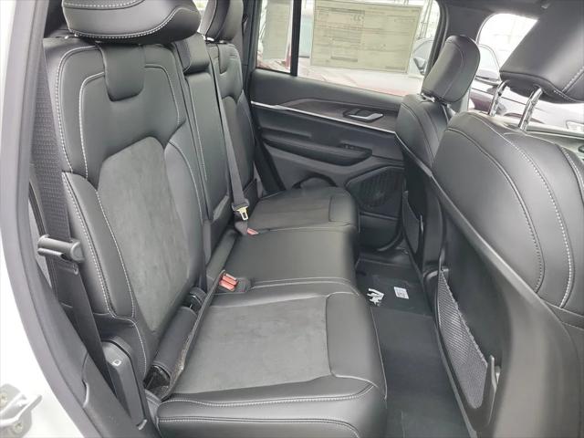 2026 Jeep Grand Cherokee Altitude 4x2